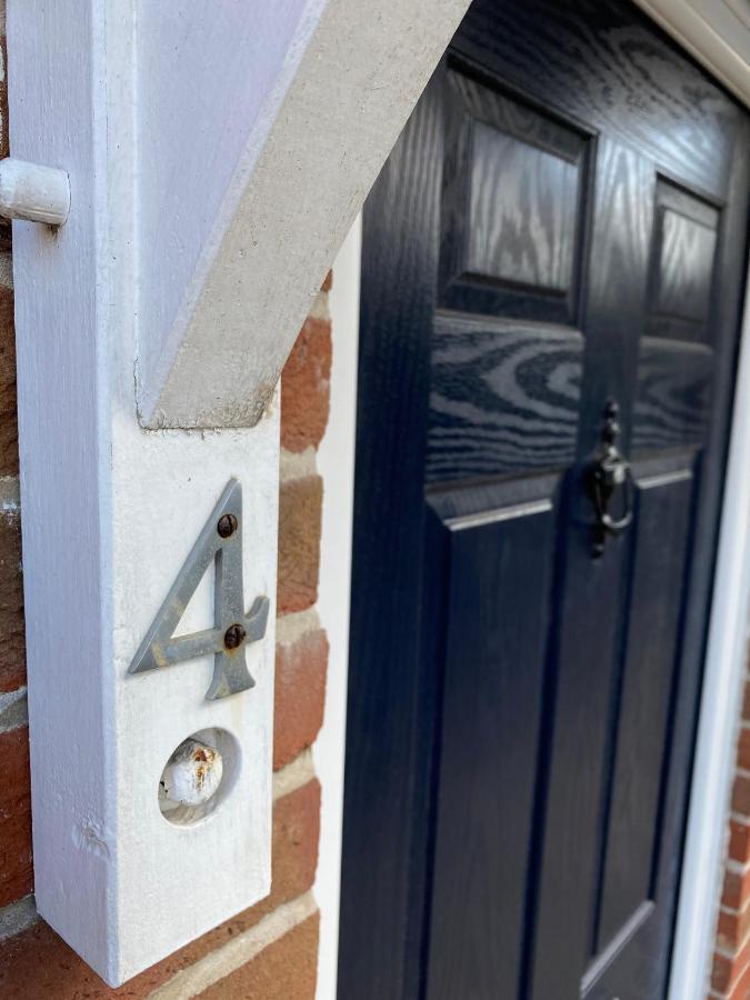 Relaxing Townhouse In The Heart Of Bridport Villa Exteriör bild