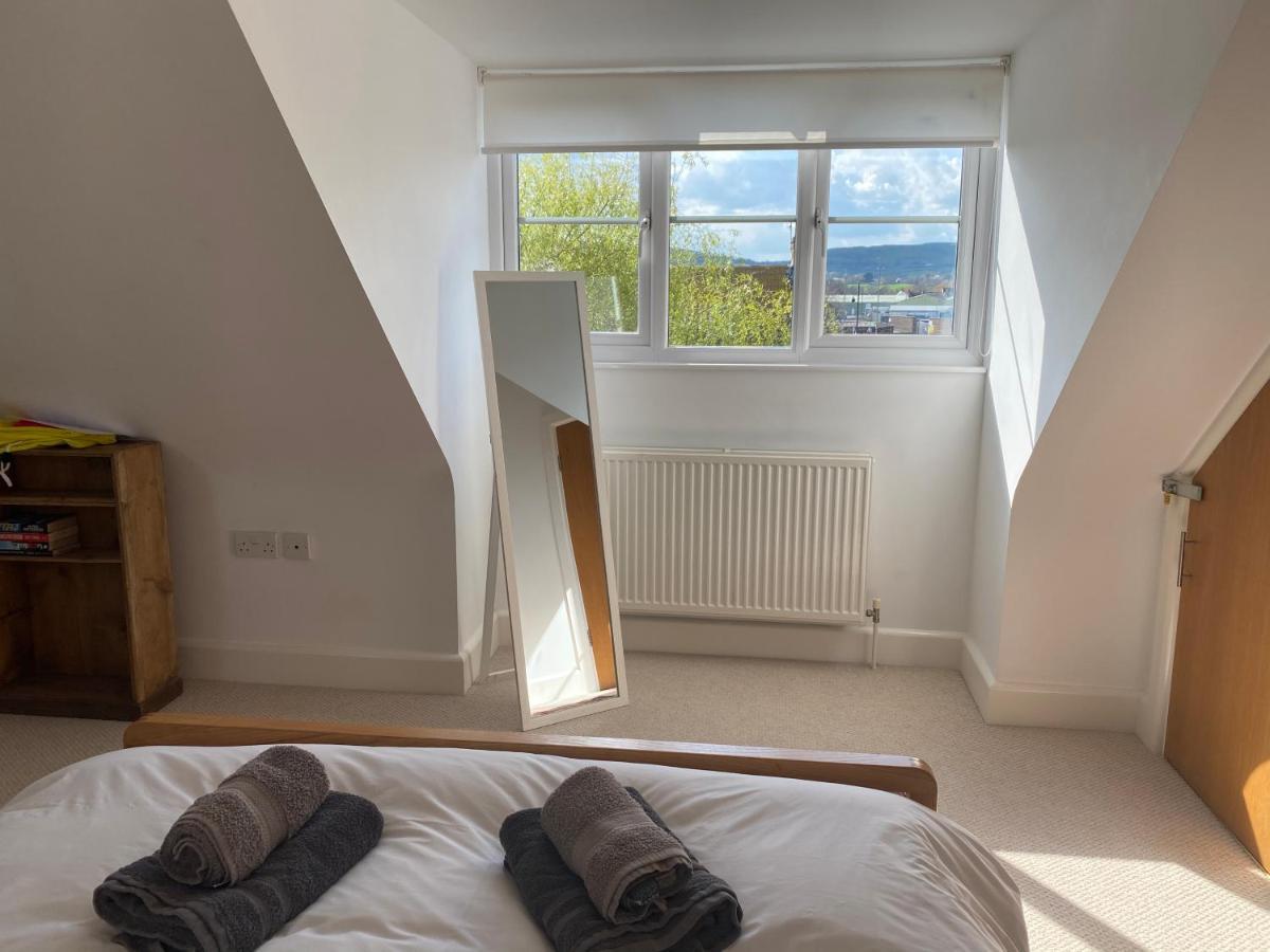 Relaxing Townhouse In The Heart Of Bridport Villa Exteriör bild